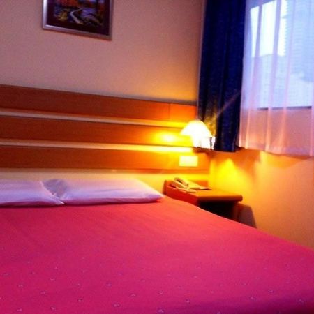 Home Inn Hotel Guiyang Fushui Middle Road ภายนอก รูปภาพ